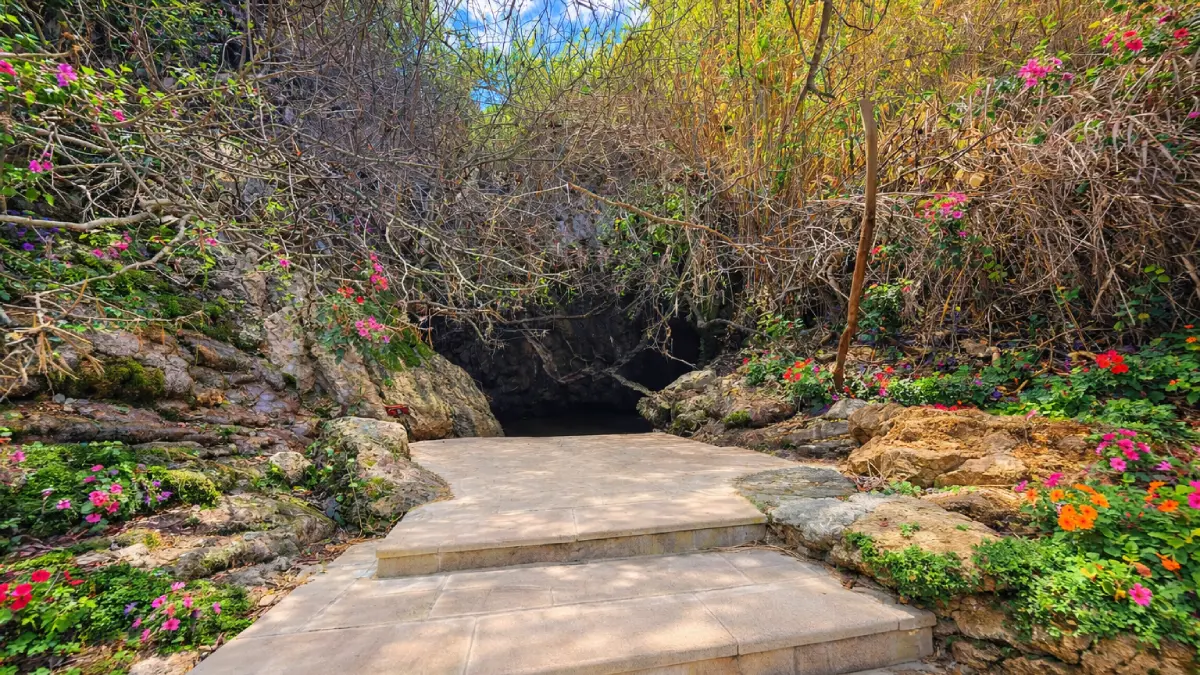 Łaźnie Afrodyty na Cyprze – mityczna grota i punkt startowy szlaków na półwyspie Akamas