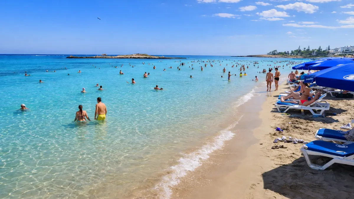 Plaża Fig Tree Bay w Protaras na Cyprze – krystaliczna woda i darmowy wstęp dla każdego