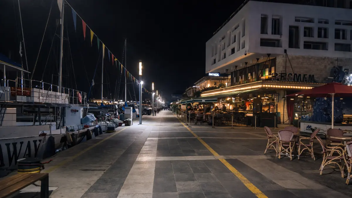 Luksusowe jachty w Limassol Marina na Cyprze – darmowy spacer w porcie