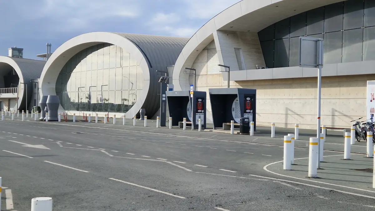 Dworzec autobusowy New Port w Limassol – punkt przesiadkowy dla pasażerów promów i linii międzymiastowych